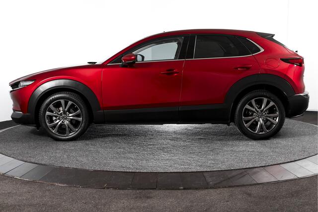 Mazda CX-30 2.0 e-SkyActiv-X M Hybrid Luxury - Automaat | S/K-Dak | Dig. Cockpit | Adapt. Cruise | Stoel-+Stuurverw. | PDC | Camera | NAV + App. Connect | ECC | Elek. Klep | Bose | Afn. Trekhaak || LM 18" |