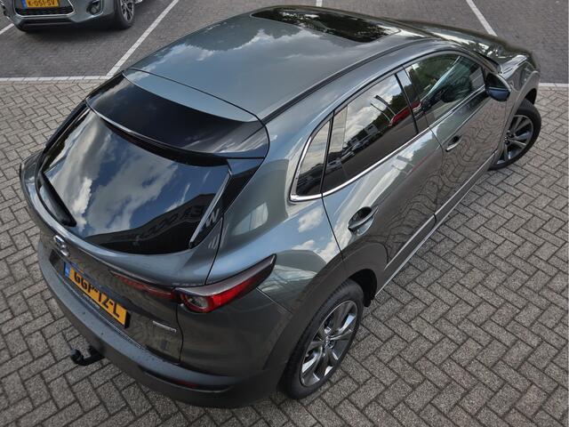 Mazda CX-30 2.0 e-SkyActiv-X M Hybrid Luxury Automaat | Schuifdak | Trekhaak | Stoelverwarming | Navigatie | Camera | Bose Soundsysteem |
