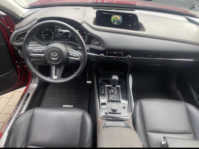 Mazda CX-30 2.0 e-SkyActiv-G M Hybrid Luxury | Automatische Trekhaak | Adaptief Cruise Control | Verwacht |