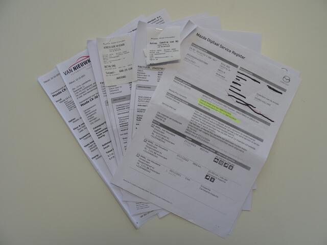 Mazda CX-30 2.0 e-SkyActiv-X M Hybrid Luxury * LAGE KM * LEER * HEAD-UP !!