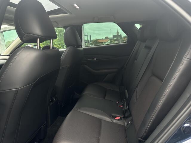 Mazda CX-30 2.0 e-SkyActiv-X M Hybrid Luxury / Afneembare Trekhaak / Open dak / Elek. verstelbare bestuurdersstoel / Stoel + stuurverwarming / Head-up display / Leder / Carplay, Android Auto / Bose audio / Volledig dealer onderhouden /