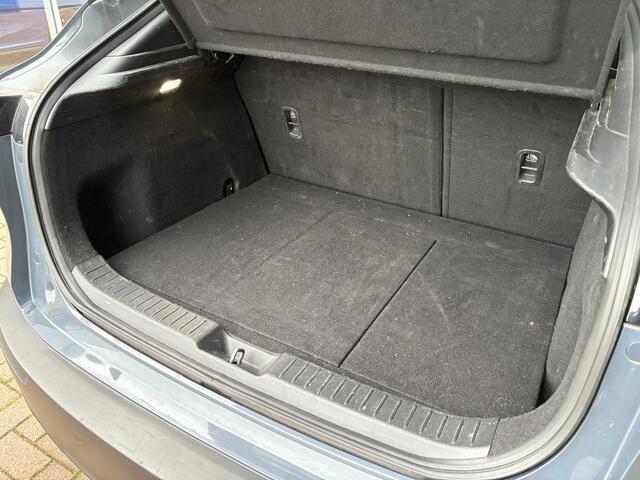 Mazda CX-30 2.0 e-SkyActiv-X 180pk Hybrid Luxury LEDER/BOSE/HUD/DODEHOEK/CAMERA/18INCH/PDC/KEYLESS