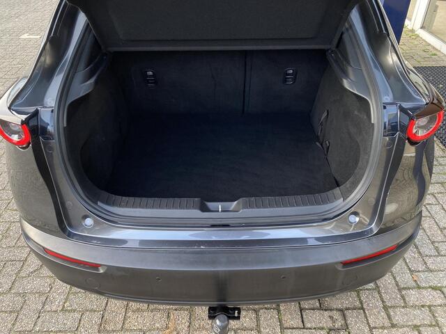 Mazda CX-30 2.0 e-SkyActiv-X M Hybrid Luxury / Automaat / NL-Auto / 1e-Eigenaar / Adaptieve Cruise-Control Stop&Go / Stoelverwarming / Stuurverwarming / Elektr.-Stoelen met Geheugen / Climate-Control / Apple-Carplay & Android-Auto / Head-Up-Display / DAB Radio-Blueto