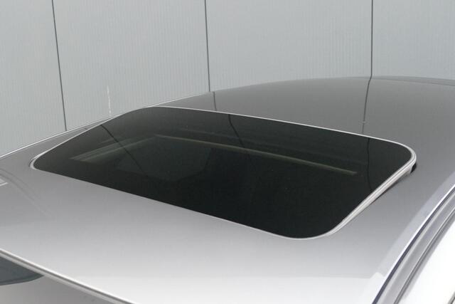 Mazda CX-30 2.0 e-SkyActiv-X M Hybrid Luxury | ALL-SEASON | TREKHAAK | PANO | BOSE | HEAD-UP | RIJKLAARPRIJS |