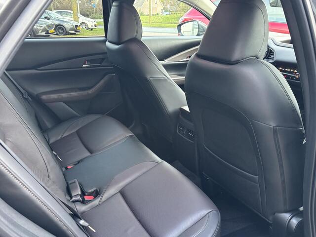 Mazda CX-30 2.0 e-SkyActiv-X M Hybrid Luxury NL-Auto. 1e Eig., Dealer Ondh. Leer, Head-up display, 360 Camera, Ad. Cruise Contr., Navigatie, Apple Carplay/ Android Auto, Electr. A-Klep. 186 PK Motor
