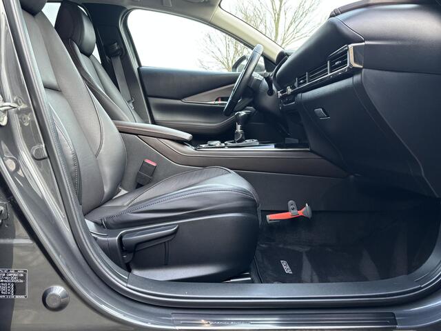 Mazda CX-30 2.0 e-SkyActiv-X M Hybrid Luxury NL-Auto. 1e Eig., Dealer Ondh. Leer, Head-up display, 360 Camera, Ad. Cruise Contr., Navigatie, Apple Carplay/ Android Auto, Electr. A-Klep. 186 PK Motor