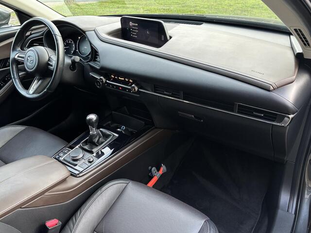 Mazda CX-30 2.0 e-SkyActiv-X M Hybrid Luxury NL-Auto. 1e Eig., Dealer Ondh. Leer, Head-up display, 360 Camera, Ad. Cruise Contr., Navigatie, Apple Carplay/ Android Auto, Electr. A-Klep. 186 PK Motor