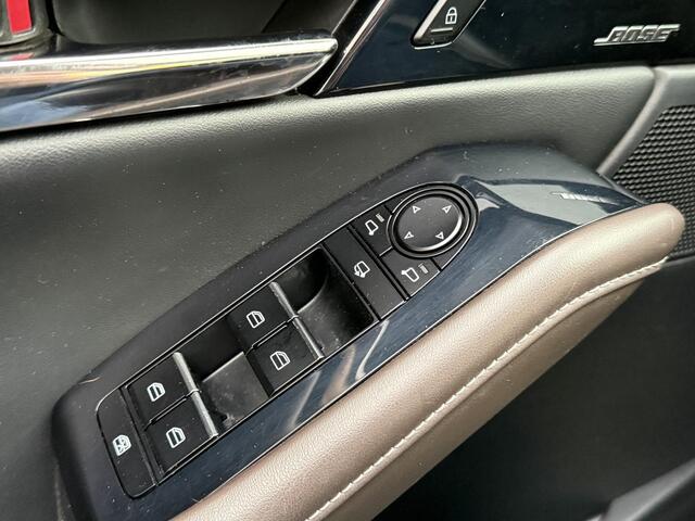 Mazda CX-30 2.0 e-SkyActiv-X M Hybrid Luxury | NAP | elektrisch glazen schuif-/kanteldak | Leer | Stoel & stuur verwarming | 360 graden camera | Bose Audio | Memory Stoelen |