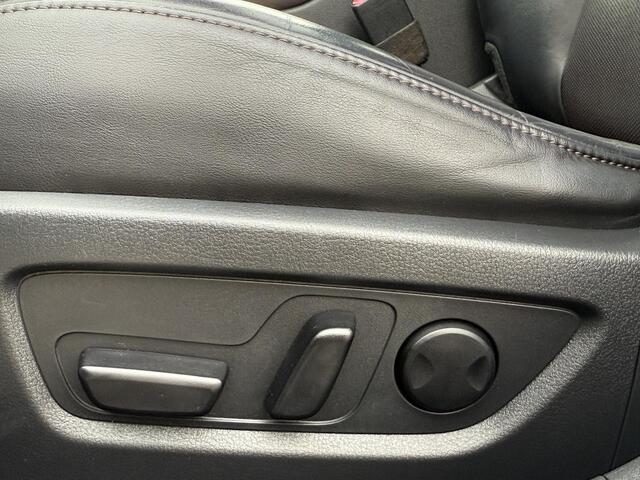 Mazda CX-30 2.0 e-SkyActiv-X M Hybrid Luxury | Adaptieve Cruise Control | Navigatie | Bose Premium Audio | Headup-Display | Lederenbekleding | Stoel Geheugen | Stoel/Stuur Verwarming | Schuif/Kantel Dak |