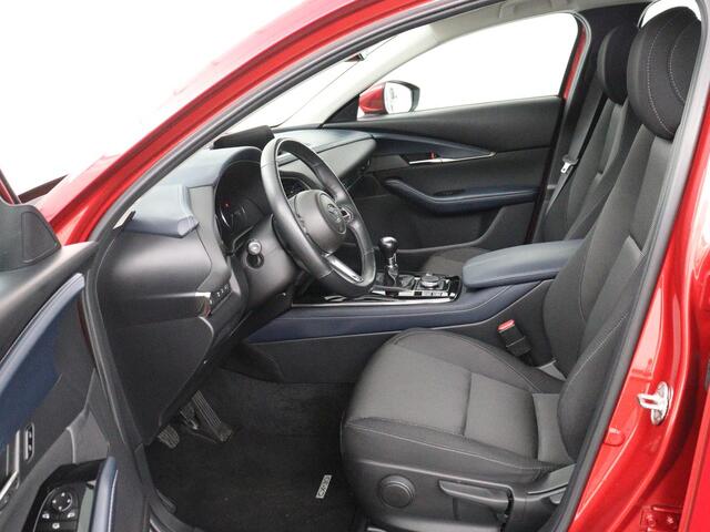 Mazda CX-30 2.0 e-SkyActiv-G M Hybrid Comfort | Stoel & stuurverwarming | Head-Up | Adaptive cruise | Camera | Carplay | Full LED | Navigatie | Climate control | Keyless | DAB