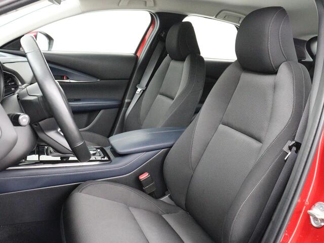 Mazda CX-30 2.0 e-SkyActiv-G M Hybrid Comfort | Stoel & stuurverwarming | Head-Up | Adaptive cruise | Camera | Carplay | Full LED | Navigatie | Climate control | Keyless | DAB