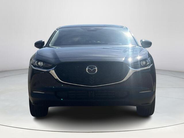 Mazda CX-30 2.5 e-SkyActiv-G M Hybrid Homura | Dodehoeksensoren | Draadloze Applecarplay en Android Auto | Adaptieve Cruise Control | Automaat | 18inch zwarte velgen | Achteruitrijcamera | Elektrische achterklep |