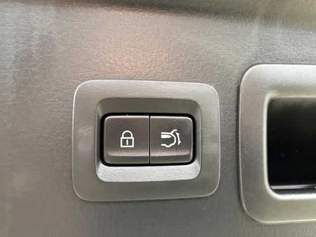 Mazda CX-30 2.0 e-SkyActiv-X M Hybrid Luxury Dealer onderhouden / Sunroof / I-Activsense pack / Meest luxe uitvoering!