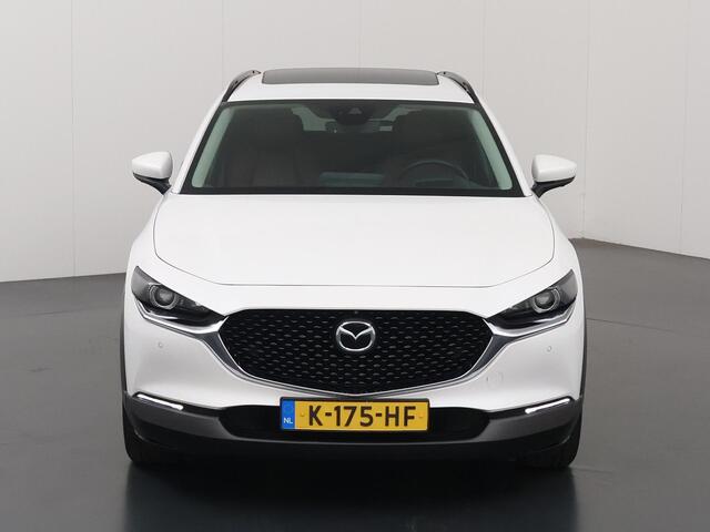 Mazda CX-30 2.0 e-SkyActiv-X M Hybrid100th Anniversary Ed. | Schuif/Kanteldak | Lederen Interieur | Navigatie | 360 Camera | DAB | Stoel/Stuurverwarming | Adaptieve Cruise Control | Ele.verstelbare stoel + geheugen | Bose Audio |