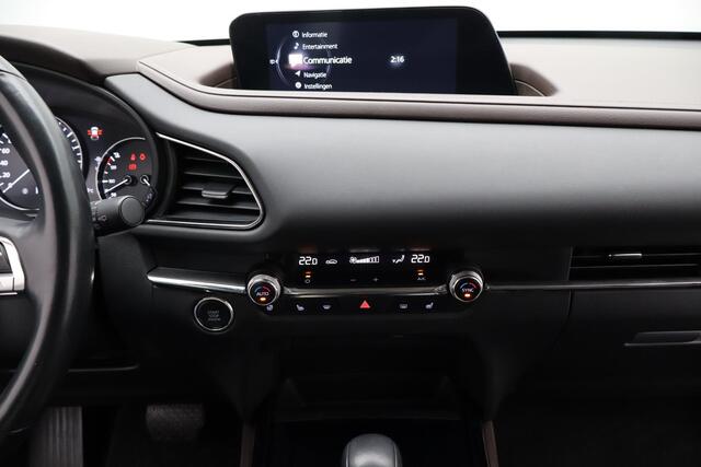 Mazda CX-30 2.0 e-SkyActiv-X M Hybrid Luxury Automaat | Camera | Stoelverwarming | HUD | Navigatie