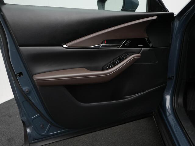 Mazda CX-30 2.0 e-SkyActiv-X Luxury : dealer onderhouden