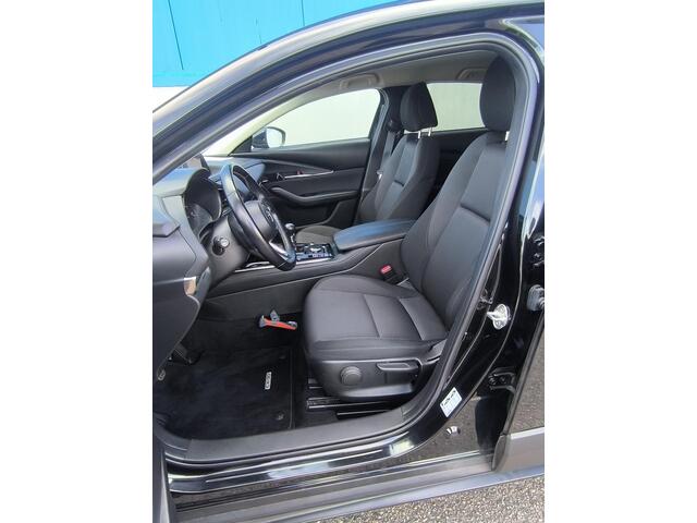 Mazda CX-30 2.0 e-SkyActiv-X M Hybrid Sportive stoel en stuur verwarming, carplay, electr A klep, headup display, keyles, adapt cruise en climate control