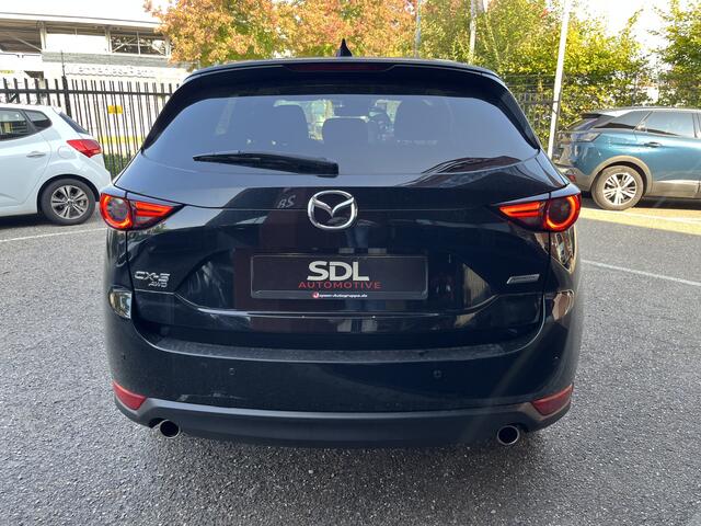 Mazda CX-5 2.0 SkyActiv-G 165 Luxury // FULL LED // 360 CAMERA+SENSOREN // HUD DISPLAY // DODEHOEK // NAVI // STUUR+STOELVERWARMING // ELEK. ACHTERKLEP //
