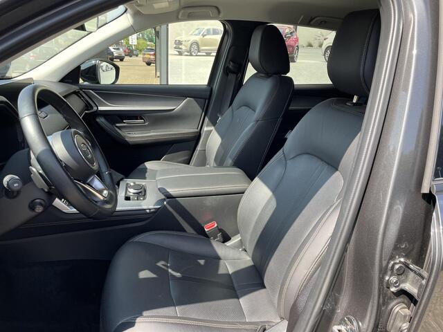 Mazda CX-60 2.5 e-SkyActiv PHEV Homura , Automaat, Trekhaak, All Season, CS Pack, DA Pack, Stoelverwarming, Stoelventilatie, Stuurverwarming, Bose, 360 Camera, HUD, Elektrische klep, Clima, Apple carplay, LMV 20 Inch, Leder