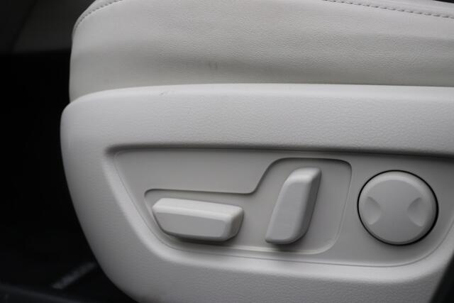 Mazda CX-60 2.5 e-SkyActiv PHEV Takumi | PANO-DAK | LEDER | TREKHAAK | NAVI | PDC | LMV