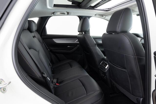 Mazda CX-60 2.5 e-SkyActiv PHEV Homura WEGKLAPBARE TREKHAAK | CONVENIENCE PACK | DRIVER ASSISTANCE PACK | PANORAMA PACK | NED.AUTO | fabrieksGARANTIE t/m 2028 !