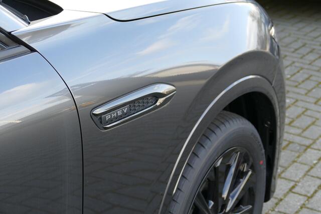 Mazda CX-60 2.5 e-SkyActiv PHEV Homura Business Edition | Voorraad auto | Snel rijden | Foto's ter illustratie |