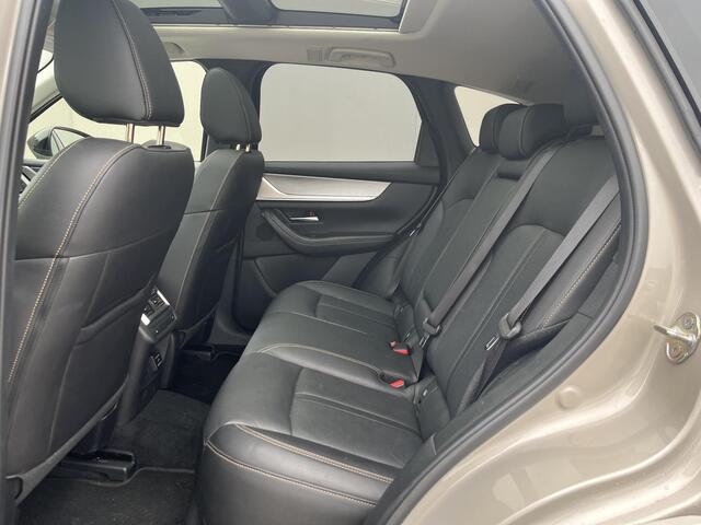Mazda CX-60 2.5 e-SkyActiv PHEV Homura / Trekhaak Uitklapbaar (2.500KG) / AWD / Convenience Pack / Driver Assistance Pack / Panorama Dak / Stoelverwarming Voor&Achter / Dodehoekdetectie Met Correctie / Head-Up Display / Apple Carplay&Android Auto / Full-Map Navigatie