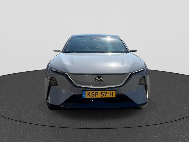 Mazda CX-6e Takumi Plus 78 kWh Digitale buiten- binnenspiegels | Elektrische Trekhaak | Stoelkoeling | AppleCarplay | AndroidAuto