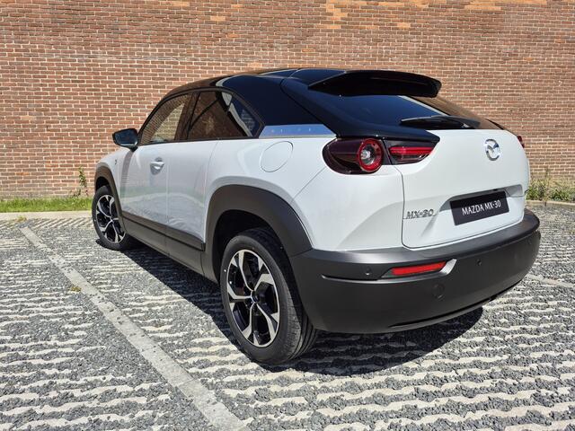 Mazda MX-30 e-SkyActiv R-EV 170 ¤ 8000,- KORTING | Exclusive-line | HYBRID DEAL | VAN ¤ 40.840,- VOOR ¤ 32.840,-