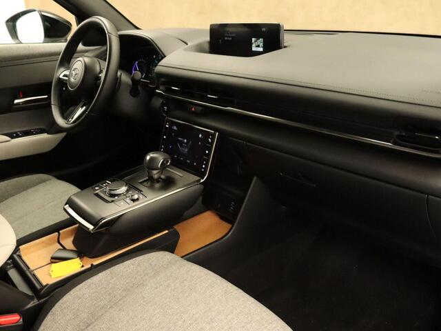 Mazda MX-30 e-SkyActiv EV 145 Prime-line 36 kWh - ORIGINEEL NEDERLANDSE AUTO - PARKEERSENSOREN VOOR EN ACHTER - HEAD-UP DISPLAY - NAVIGATIE - ACHTERUITRIJ CAMERA - KEYLESS ENTRY & START