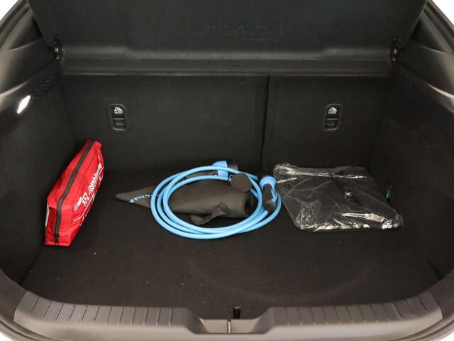 Mazda MX-30 e-SkyActiv EV 145 Prime-line 36 kWh - ORIGINEEL NEDERLANDSE AUTO - PARKEERSENSOREN VOOR EN ACHTER - HEAD-UP DISPLAY - NAVIGATIE - ACHTERUITRIJ CAMERA - KEYLESS ENTRY & START