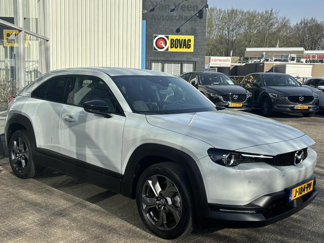 Mazda MX-30 e-SkyActiv 145 First Edition 36 kWh NL-Auto, 1e Eig., Dealer Onderh., Navigatie, Apple Carplay / Android Auto, A. Rij-Camera, Parkeerhulp vóór, Cruise Controle Ad. Lichtmetaal, SOH 94%.