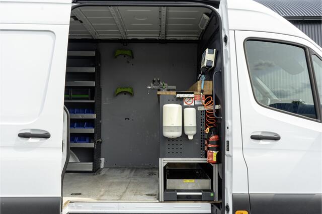 Mercedes-Benz 311 CDI Sprinter L2H2 | Mbux | CarPlay | Climate | Camera | Inrichting | Omvormer | Oprijplaat | Euro 6