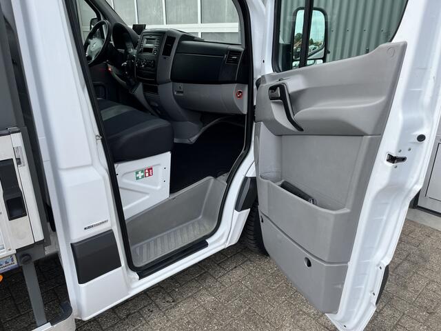 Mercedes-Benz 311 CDI Sprinter 2.2 366 Hiab 009 Laadkraan Airco Trekhaak 2000kg 3-Persoons Camera Ex gemeente Kraan Autolaadkraan Gereedschapskist Open laadbak Pick-up p-up Euro 6 ( EX gemeinde )