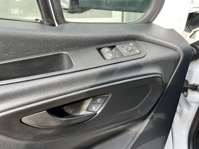 Mercedes-Benz 311 CDI Sprinter 2.2 MARGE BTW / BPM VRIJ!! Bakwagen 750kg laadklep zijdeur Airco cruise controle Telefoonverbinding Navigatiesysteem Apple carplay Camera 2-Persoons bakwagen verhuiswagen Meubelbak euro 6