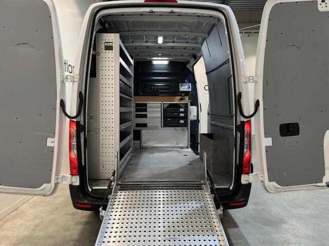 Mercedes-Benz 311 CDI Sprinter L2H2 RWD / Euro 6 / Servicebus / Bott inrichting / 220V / Airco / Oprijplaat / Compressor / CarPlay / Camera