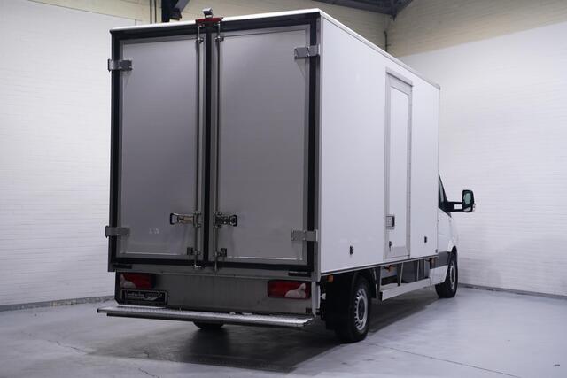 Mercedes-Benz 311 CDI Sprinter Automaat Bakwagen met Deuren 20M3 Airco, Dakspoiler, LxBxH 430x210x220 cm, NAP, 3-Zits