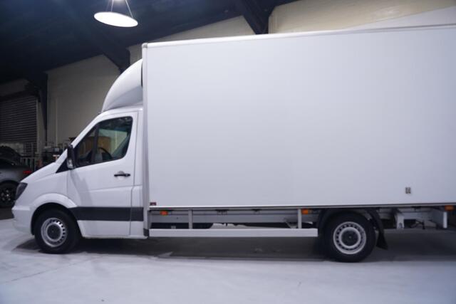 Mercedes-Benz 311 CDI Sprinter Automaat Bakwagen met Deuren 20M3 Airco, Dakspoiler, LxBxH 430x210x220 cm, NAP, 3-Zits