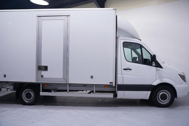Mercedes-Benz 311 CDI Sprinter Automaat Bakwagen met Deuren 20M3 Airco, Dakspoiler, LxBxH 430x210x220 cm, NAP, 3-Zits