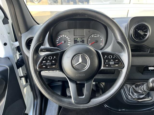 Mercedes-Benz 311 CDI Sprinter 1.9 L2 DC 366 Wielbasis Airco Cruise controle Trekhaak 2000kg trekgewicht Telefoonverbinding 1e eigenaar Pick-up Euro 6 6-Persoons Open laadbak