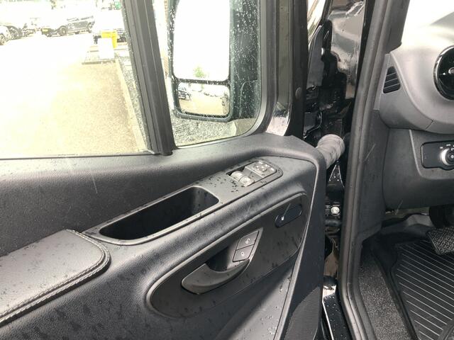 Mercedes-Benz 311 CDI Sprinter 1.9 L2H2 Automaat Airco Cruise Navi Camera 3 Zits Trekhaak 2000 kg & Opstap Euro 6
