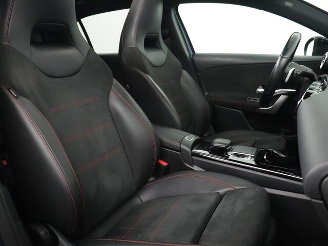 Mercedes-Benz A-KLASSE 250 AMG Line | 19" | Panorama | Sfeer |