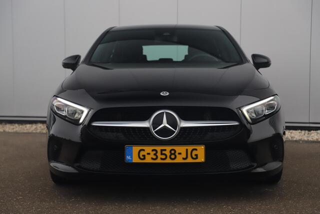 Mercedes-Benz A-KLASSE 160 Advantage Widescreen Full LED Sportstoelen Navigatie Camera Clima Cruise Carplay android 17 inch LMV Lane Assist Parkeersensor