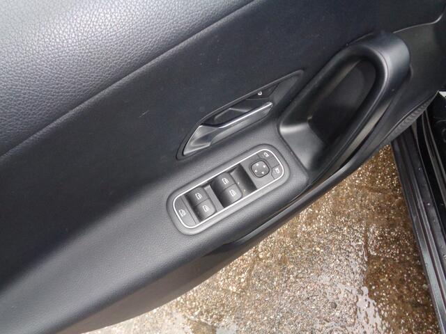 Mercedes-Benz A-KLASSE 160 Ecc, Camera, Carplay, Licht metalen velgen