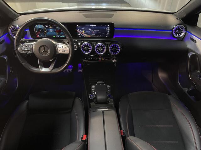 Mercedes-Benz A-KLASSE 250 e AMG Line 18"/Panoramadak/Matrix LED/Camera/Stoelverwarming/Burmester/Sfeerverlichting/Apple Carplay & Android Auto