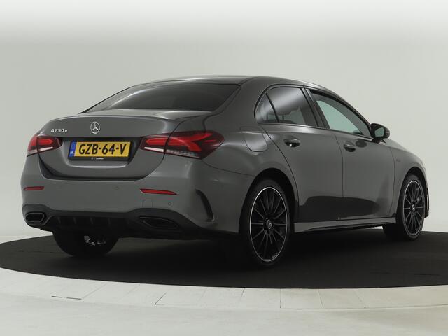 Mercedes-Benz A-KLASSE 250 e Premium Plus AMG Styling | Night Pakket | Sfeerverlichting | Inclusief 24 maanden MB Certified garantie voor Europa.