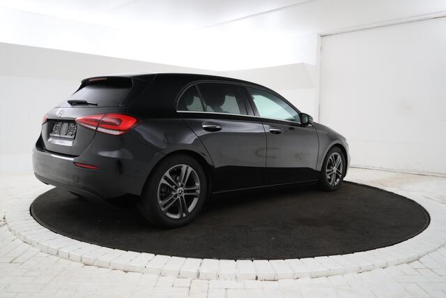 Mercedes-Benz A-KLASSE 180 d Launch Edition Premium Automaat, Half leder, Climate, Navigatie,