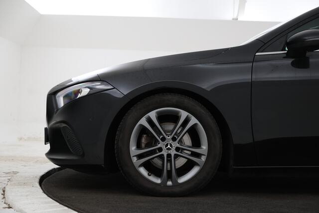 Mercedes-Benz A-KLASSE 180 d Launch Edition Premium Automaat, Half leder, Climate, Navigatie,
