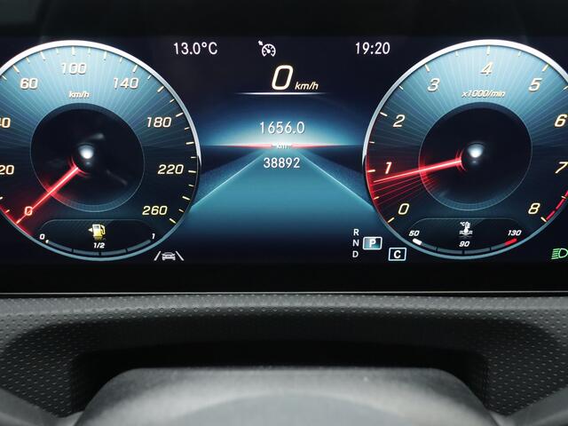 Mercedes-Benz A-KLASSE 180 Business Solution AMG | AMG-Styling | Panoramadak | Multibeam LED | NIghtpakket | 18 inch Multispaaks velgen | Sfeerverlichting | Navigatie | Smartphone-integratie | Inclusief 24 maanden MB Certified garantie voor Europa.