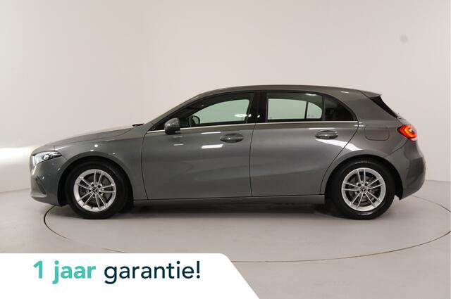 Mercedes-Benz A-KLASSE 200 Business Solution | Trekhaak | Camera | Stl. verw. | Widescreen |